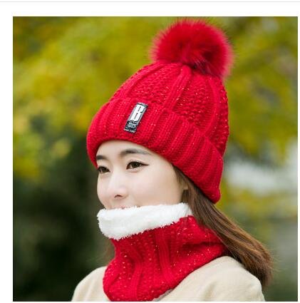 red Hat bib set